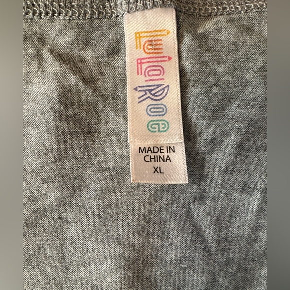 LuLaRoe Classic T.. XL - Picture 2 of 4